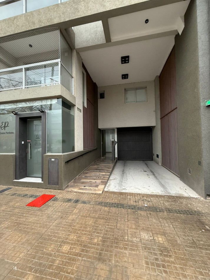 49 E/ 17 Y 18 - 1 DORM CON BALCON - DE CATEGORIA