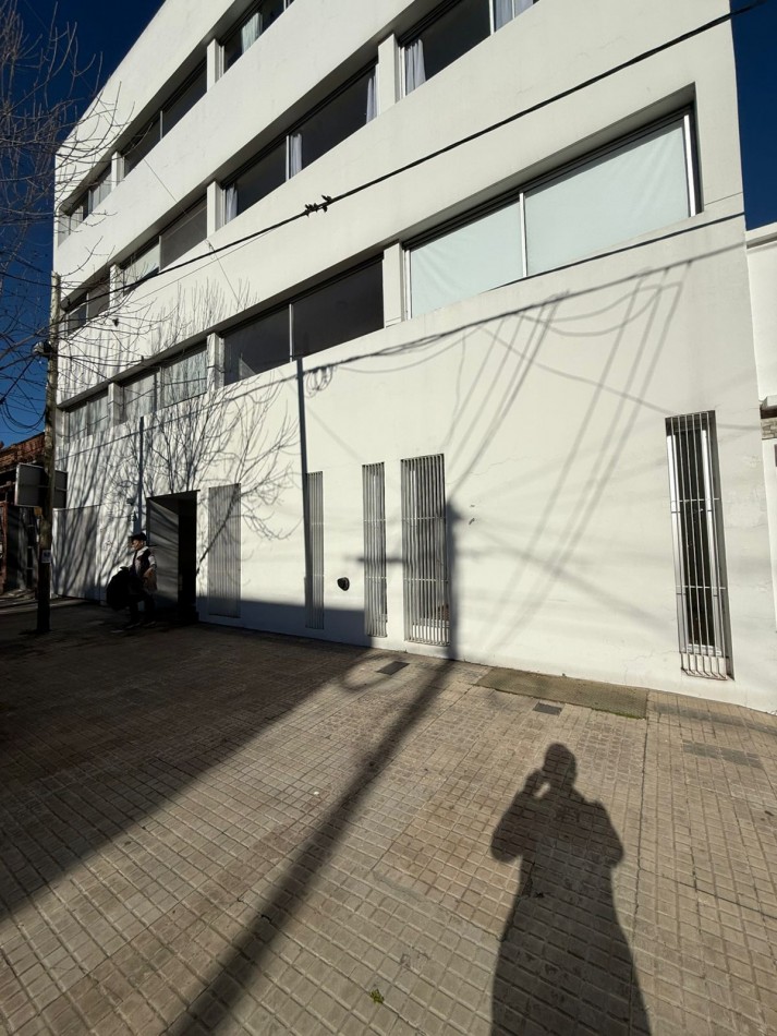 57 e/ 21 y 22 - 1 dormitorio - en VENTA