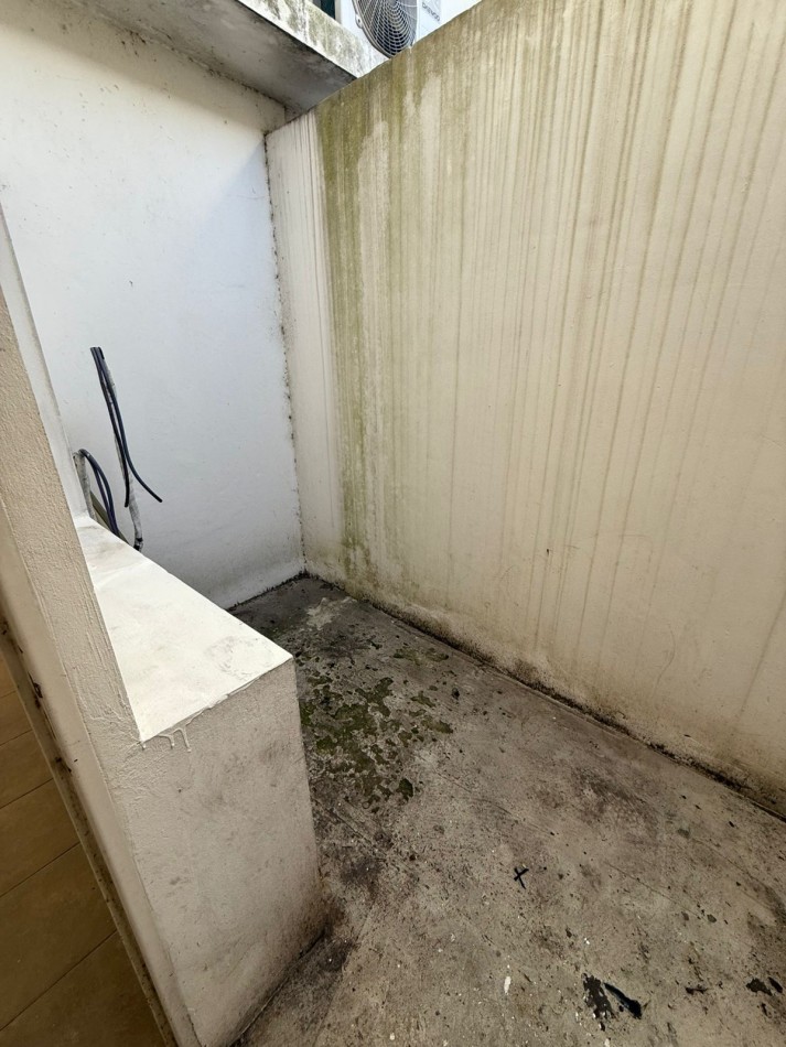 57 e/ 21 y 22 - 1 dormitorio - en VENTA