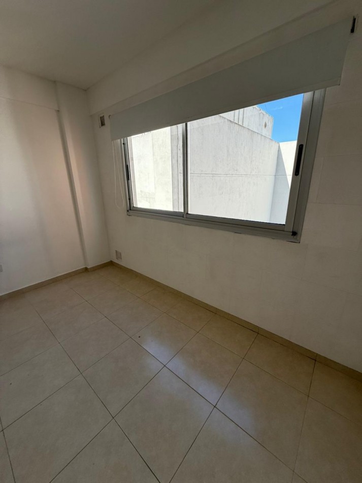 43 E/ 12 Y 13 - MONOAMBIENTE EN ALQUILER