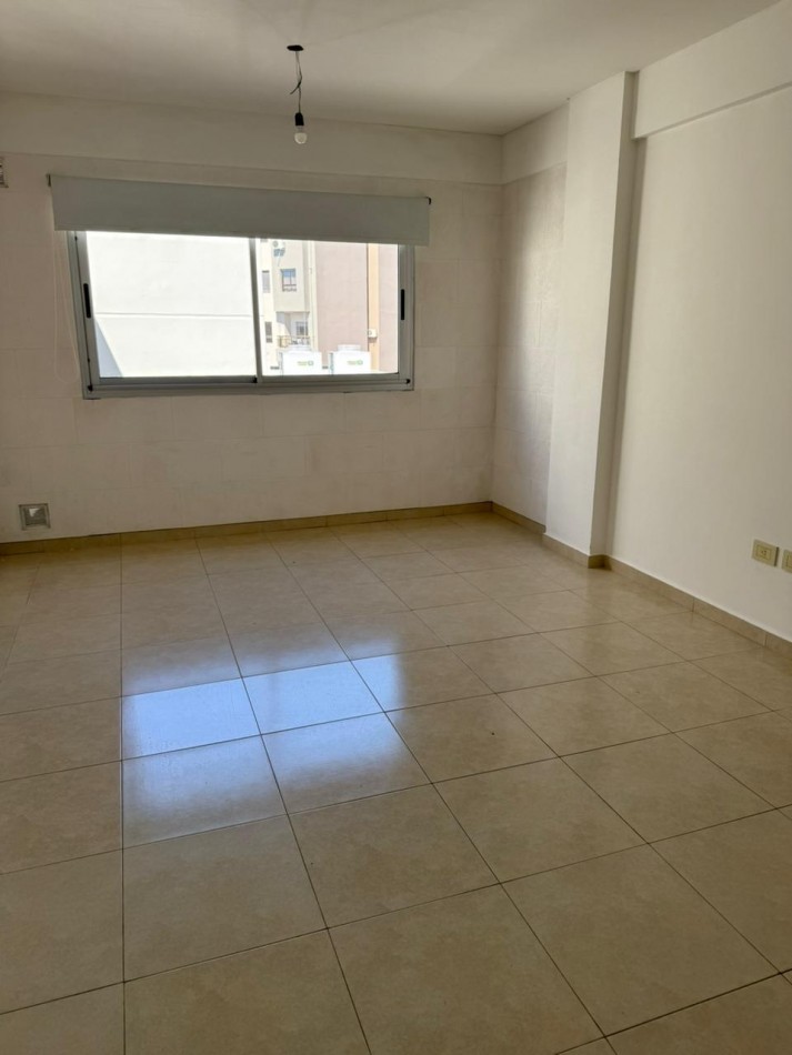 43 E/ 12 Y 13 - MONOAMBIENTE EN ALQUILER