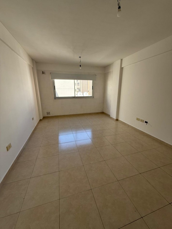 43 E/ 12 Y 13 - MONOAMBIENTE EN ALQUILER