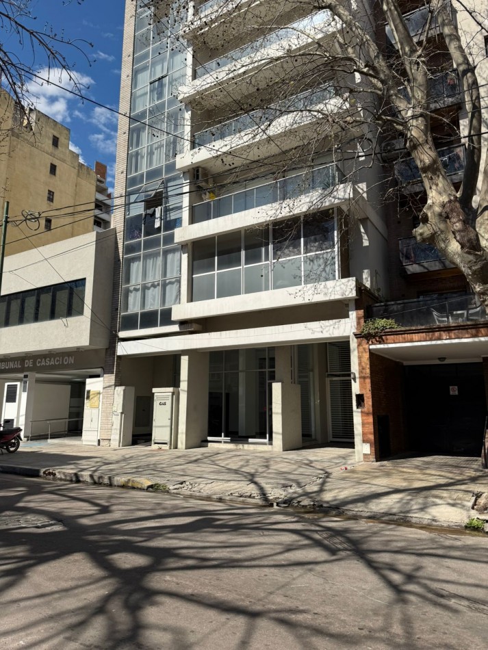 43 E/ 12 Y 13 - MONOAMBIENTE EN ALQUILER