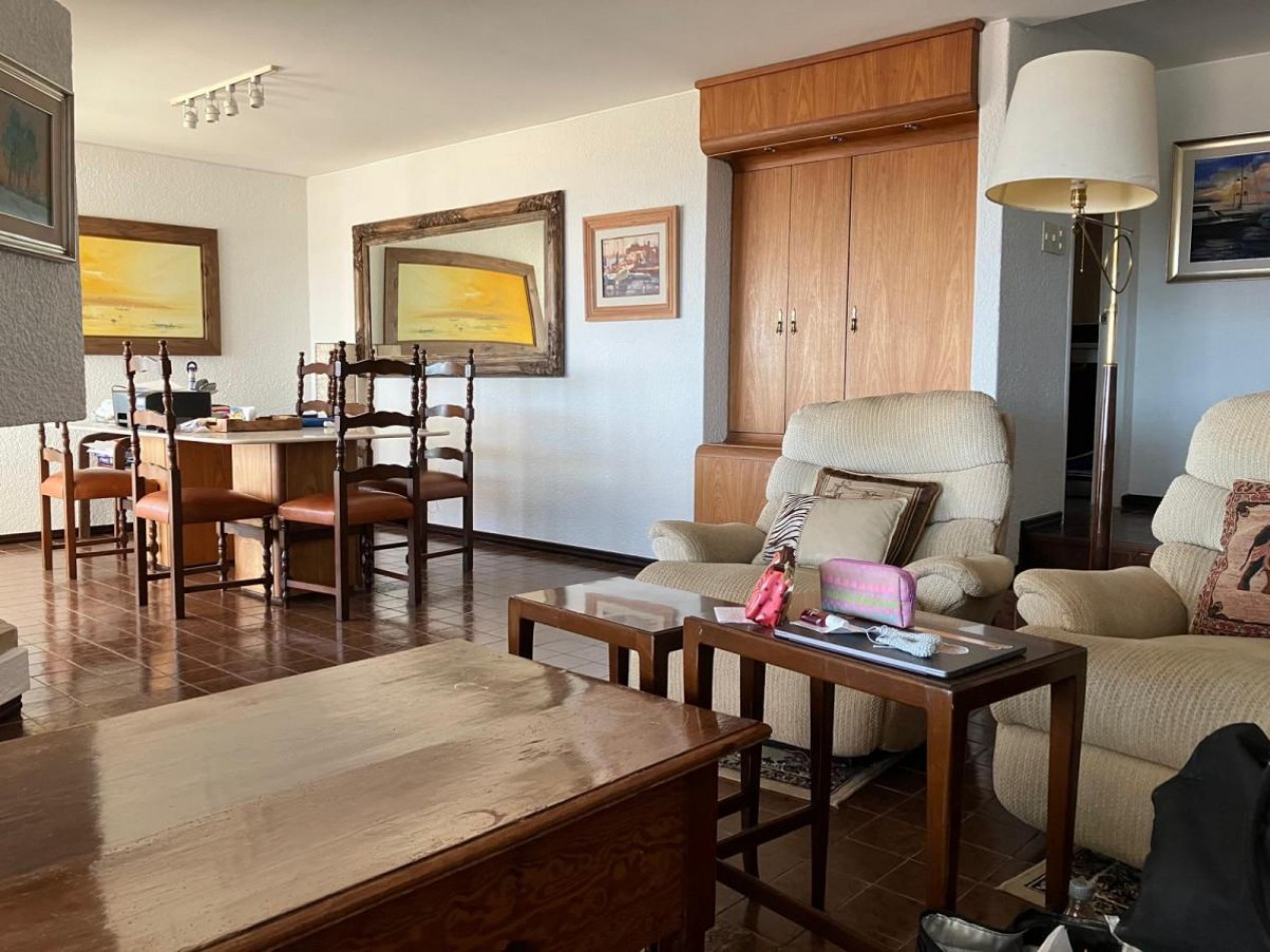 VENTA DEPARTAMENTO -PLAYA MANSA - PUNTA DEL ESTE