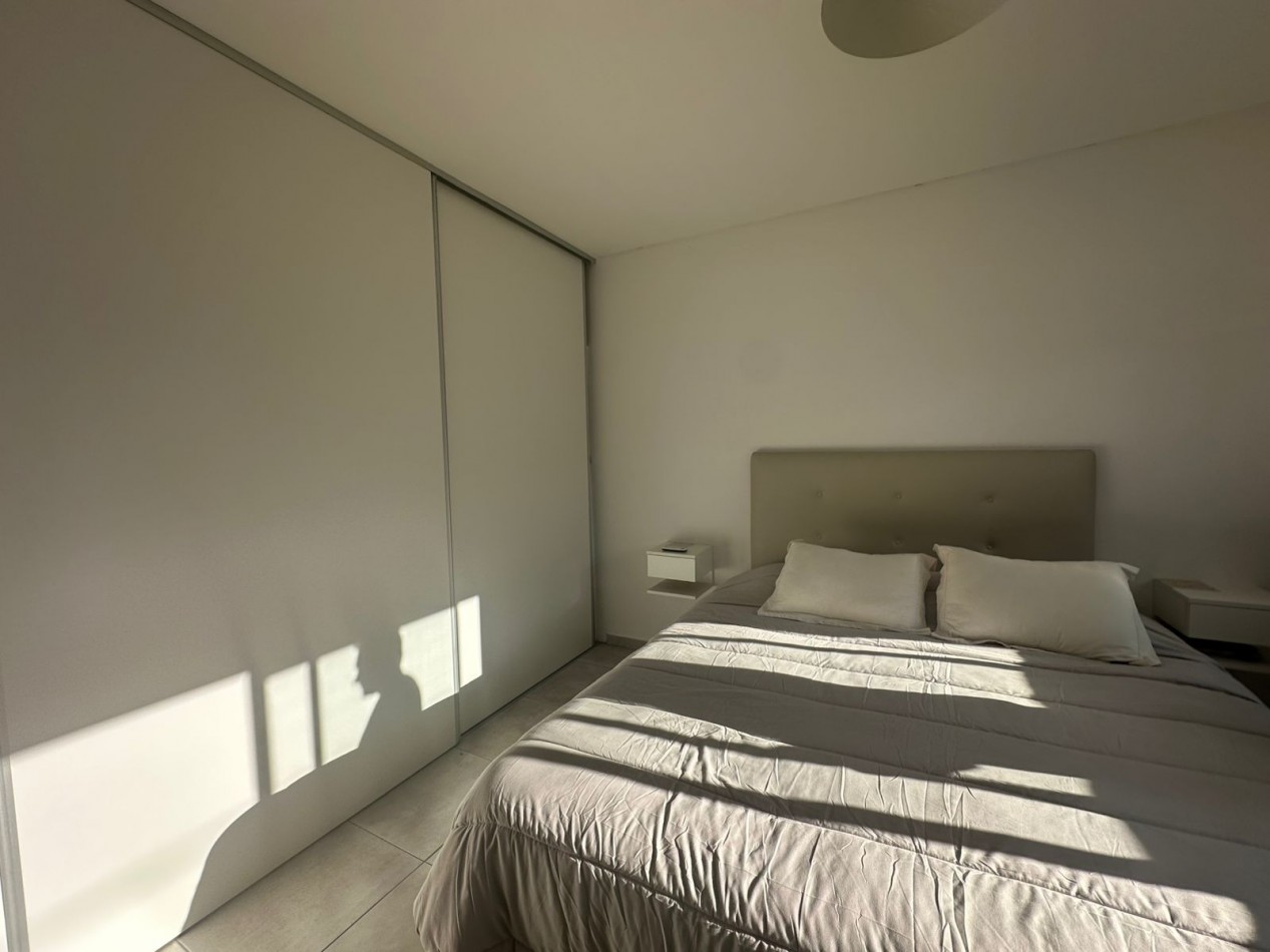 508 E/ 26 Y 27 - DUPLEX EN ALQUILER - GONNET - INMEJORABLE ZONA