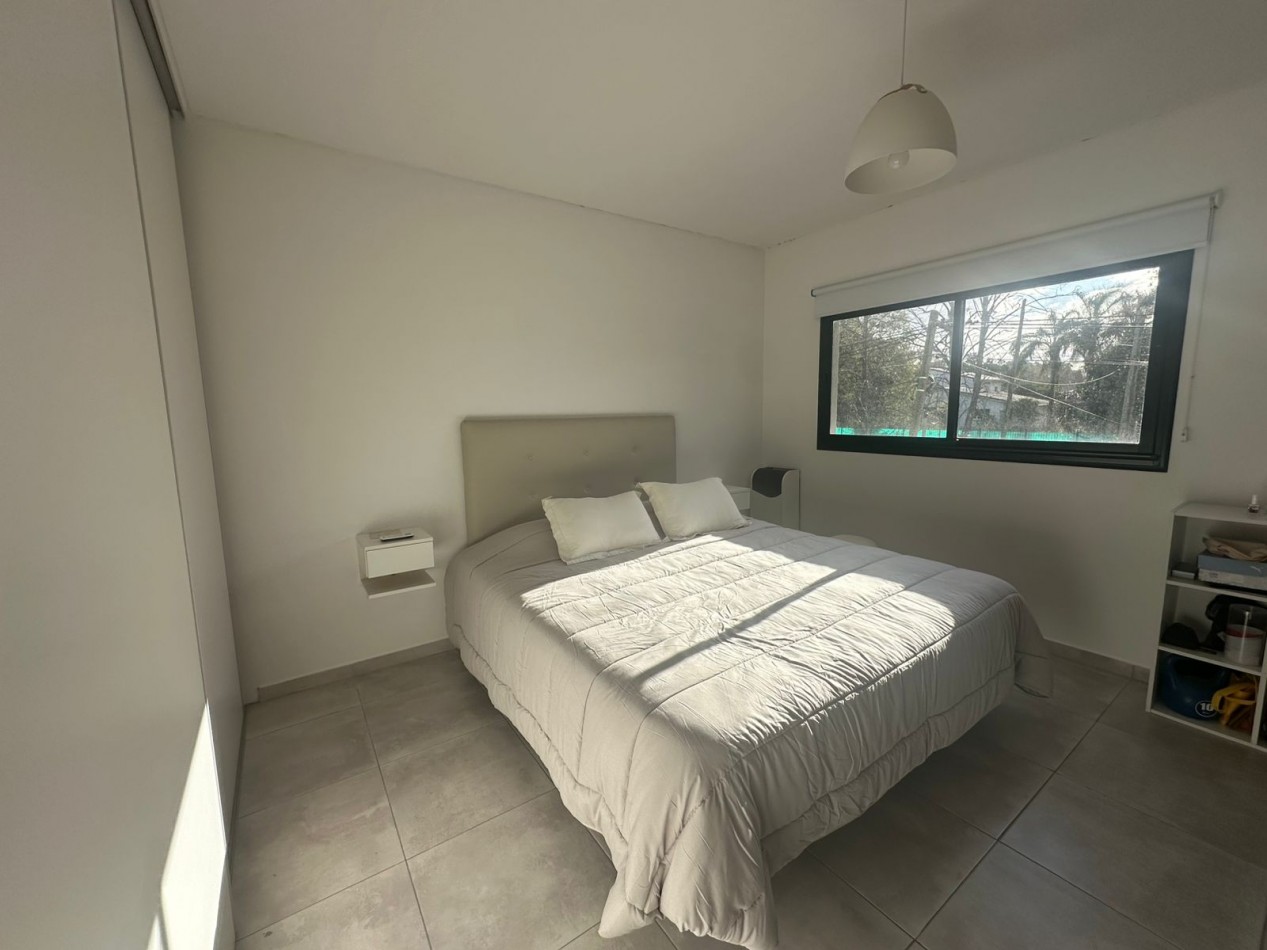 508 E/ 26 Y 27 - DUPLEX EN ALQUILER - GONNET - INMEJORABLE ZONA