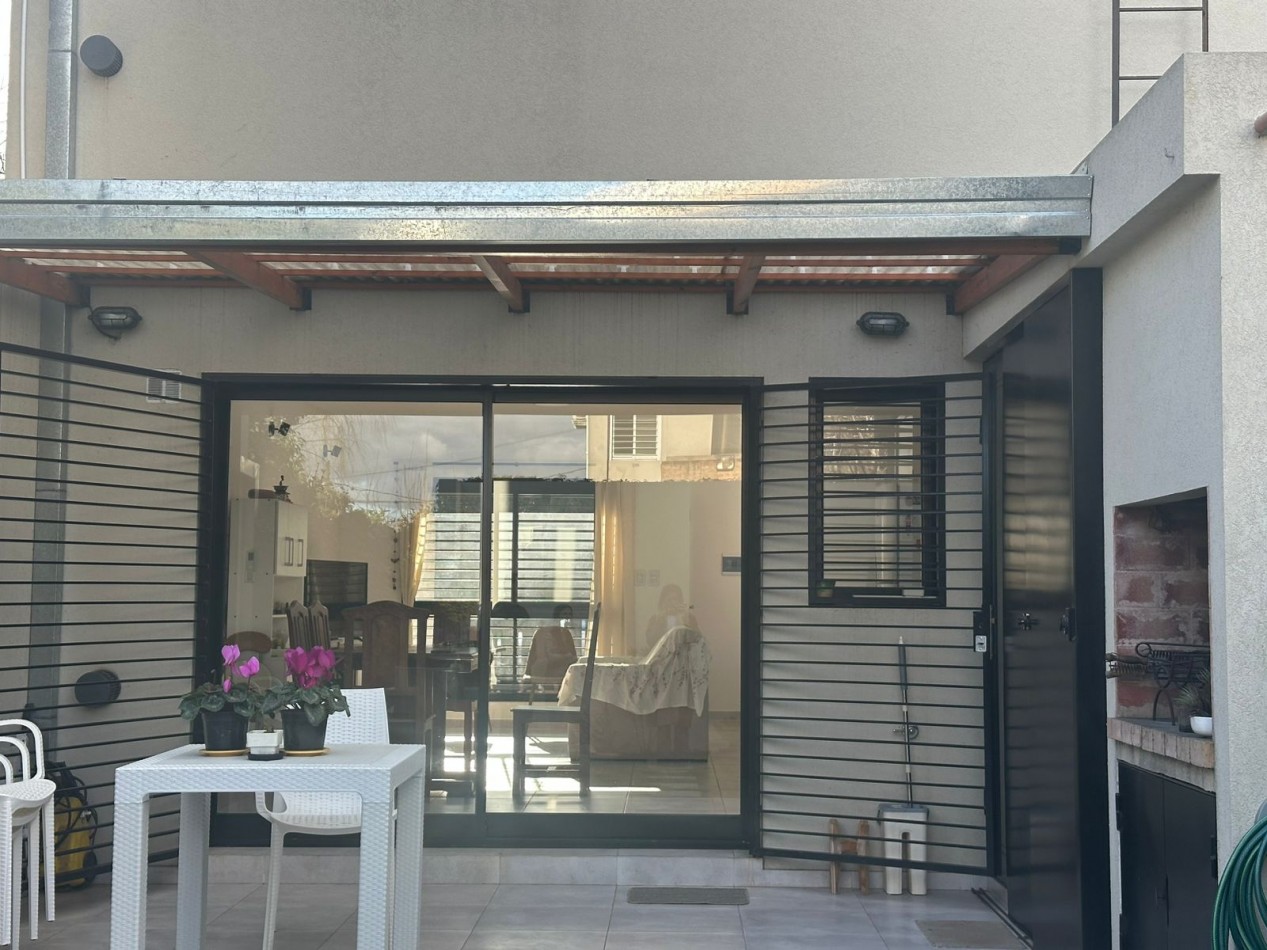 508 E/ 26 Y 27 - DUPLEX EN ALQUILER - GONNET - INMEJORABLE ZONA