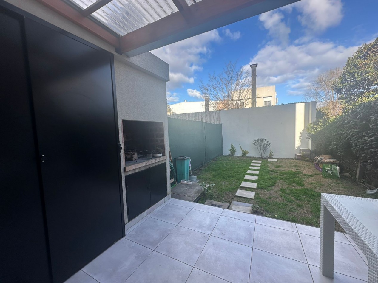 508 E/ 26 Y 27 - DUPLEX EN ALQUILER - GONNET - INMEJORABLE ZONA