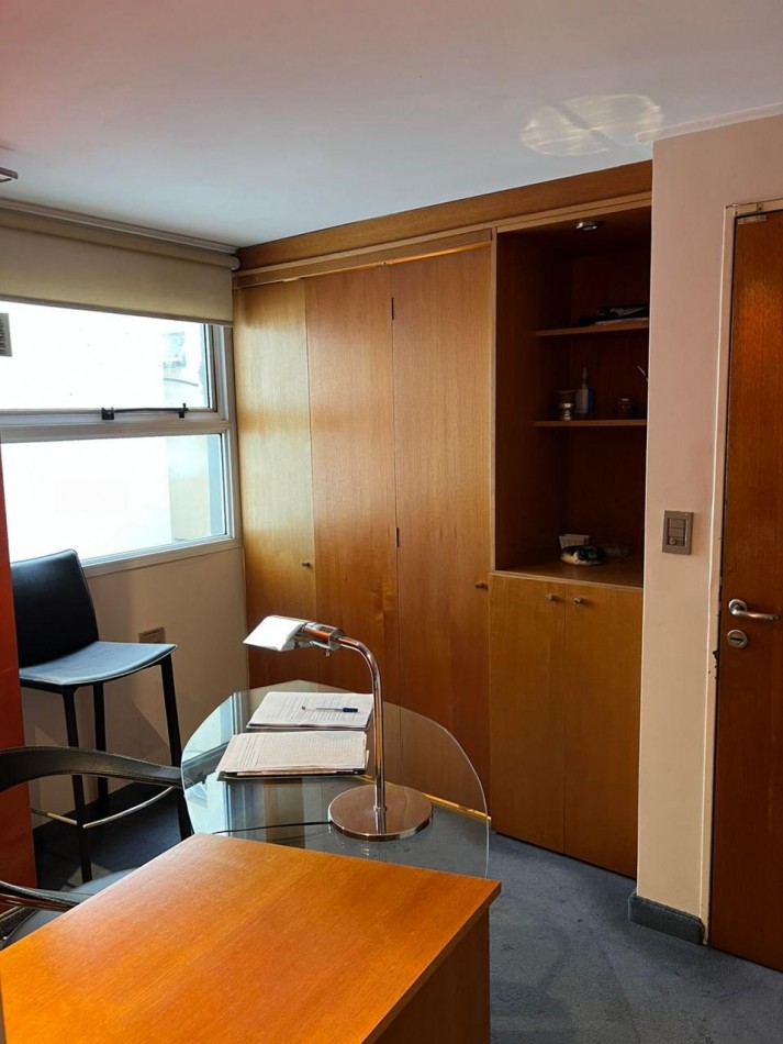 48 E/ 13 Y 14 -  DEPARTAMENTO - OFICINA CON COCHERA EN FRENTE A TRIBUNALES