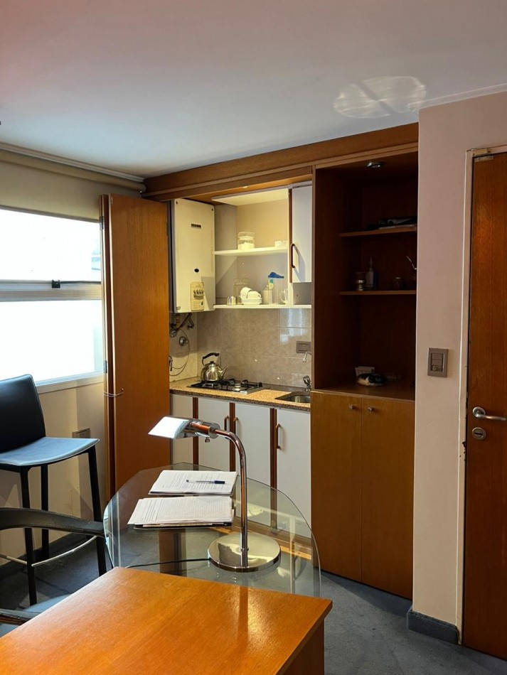 48 E/ 13 Y 14 -  DEPARTAMENTO - OFICINA CON COCHERA EN FRENTE A TRIBUNALES