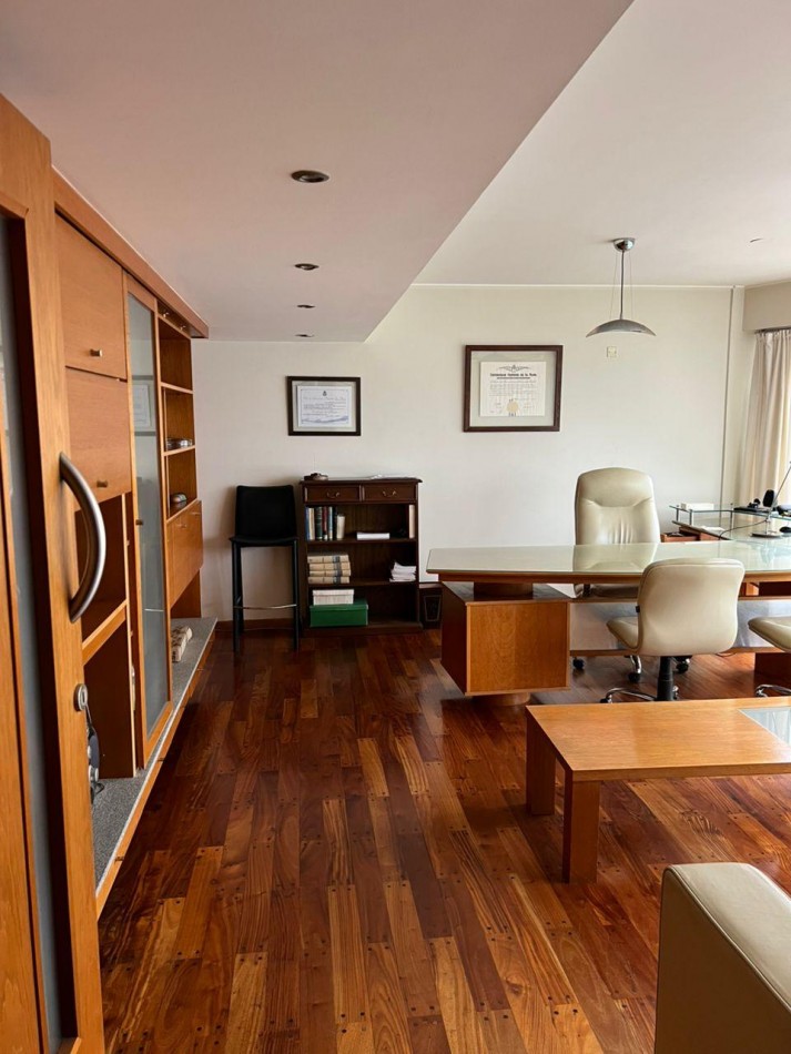 48 E/ 13 Y 14 -  DEPARTAMENTO - OFICINA CON COCHERA EN FRENTE A TRIBUNALES