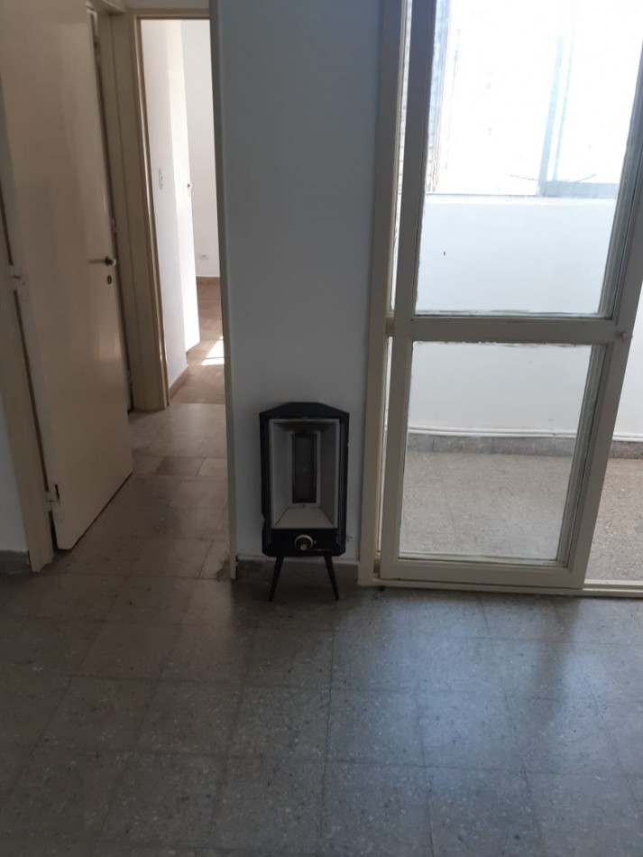 8 e/ 57 y 58 -1 dorm - 6 to piso - muy luminoso