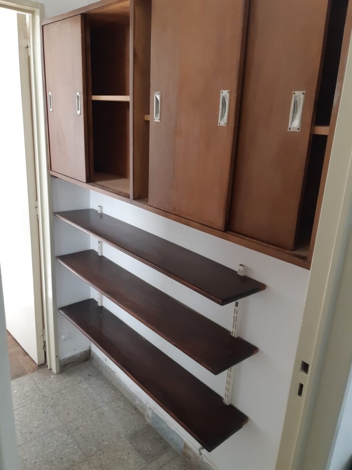 8 e/ 57 y 58 -1 dorm - 6 to piso - muy luminoso