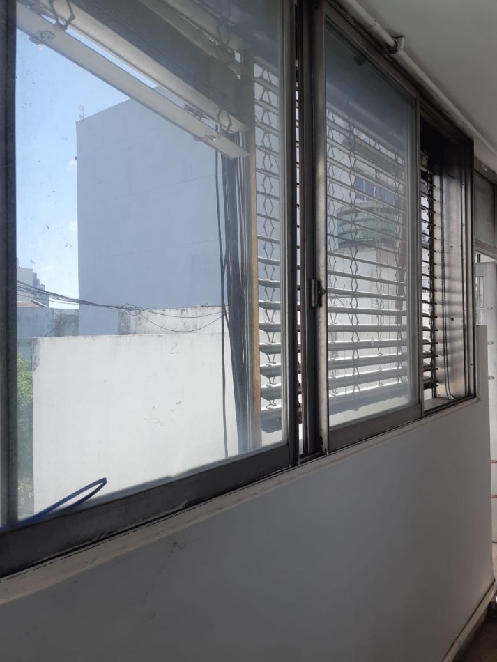 8 e/ 57 y 58 -1 dorm - 6 to piso - muy luminoso