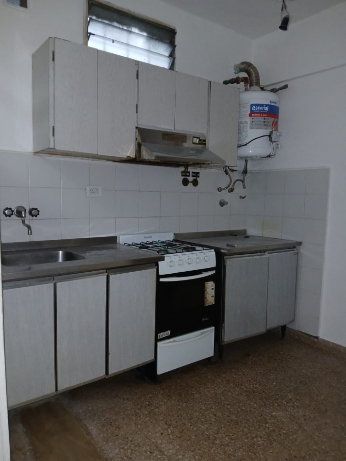 8 e/ 57 y 58 -1 dorm - 6 to piso - muy luminoso