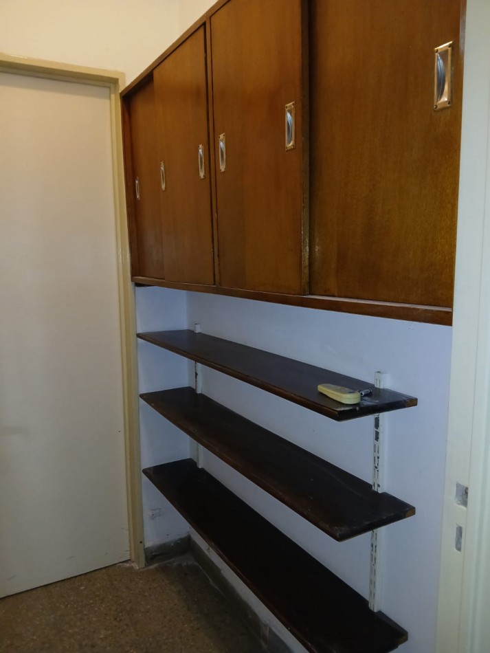 8 e/ 57 y 58 -1 dorm - 6 to piso - muy luminoso