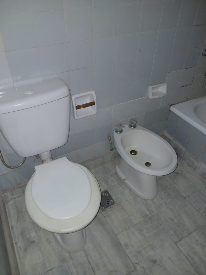 8 e/ 57 y 58 -1 dorm - 6 to piso - muy luminoso