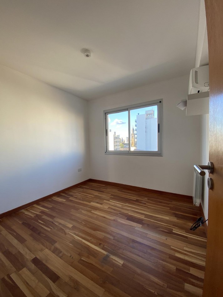 11 e/58 y 59 - centro la plata - 1 dorm con balcon de categoria