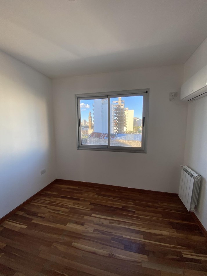 11 e/58 y 59 - centro la plata - 1 dorm con balcon de categoria