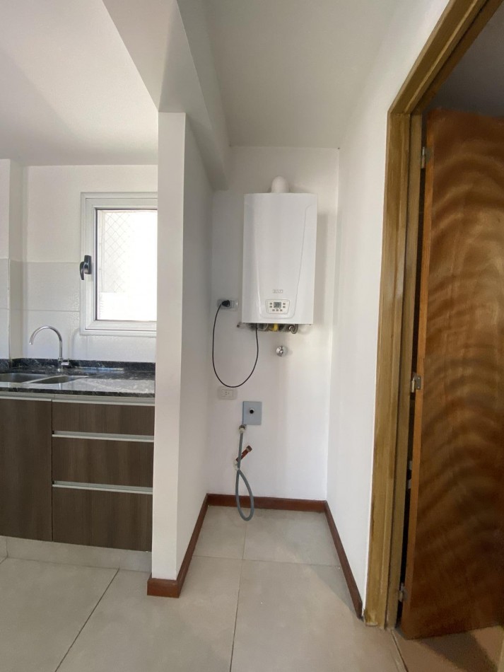 11 e/58 y 59 - centro la plata - 1 dorm con balcon de categoria