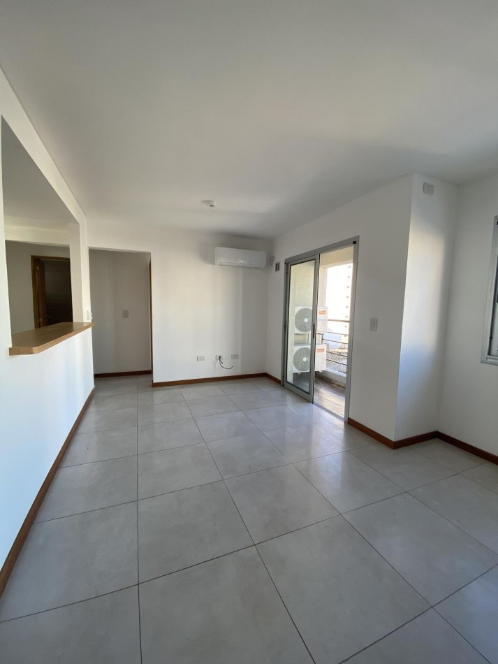 11 e/58 y 59 - centro la plata - 1 dorm con balcon de categoria