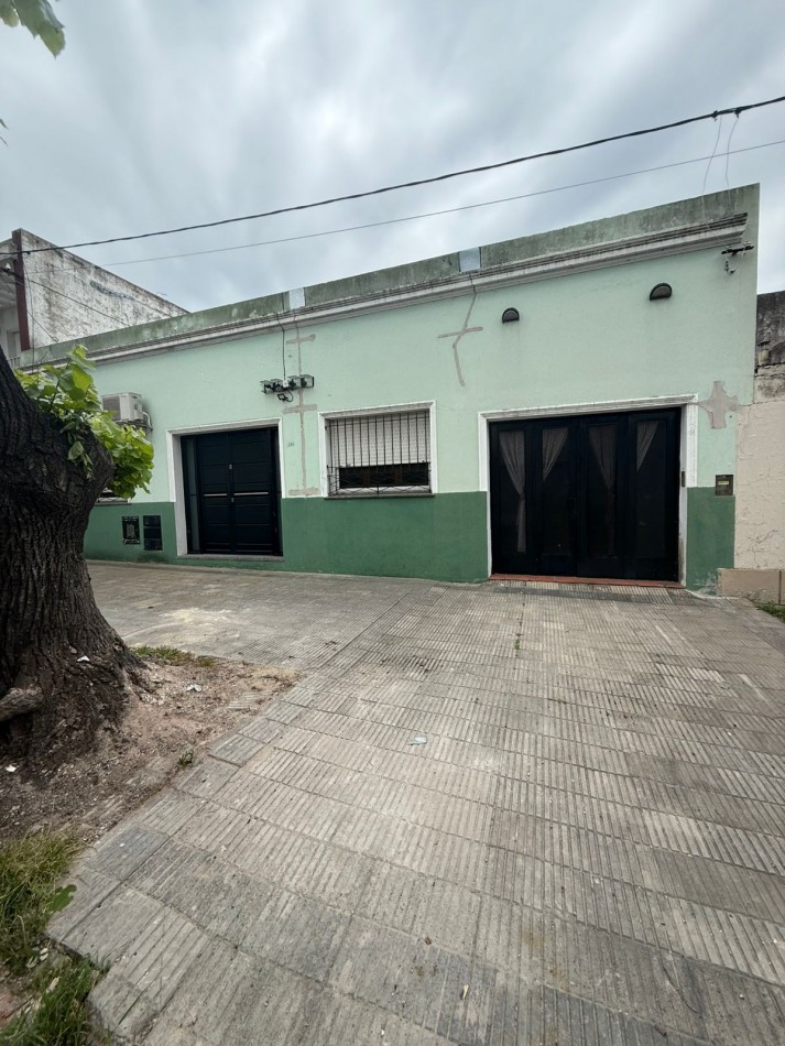 35 e/118 y diagonal 74 - casa 3 dorm patio - garage