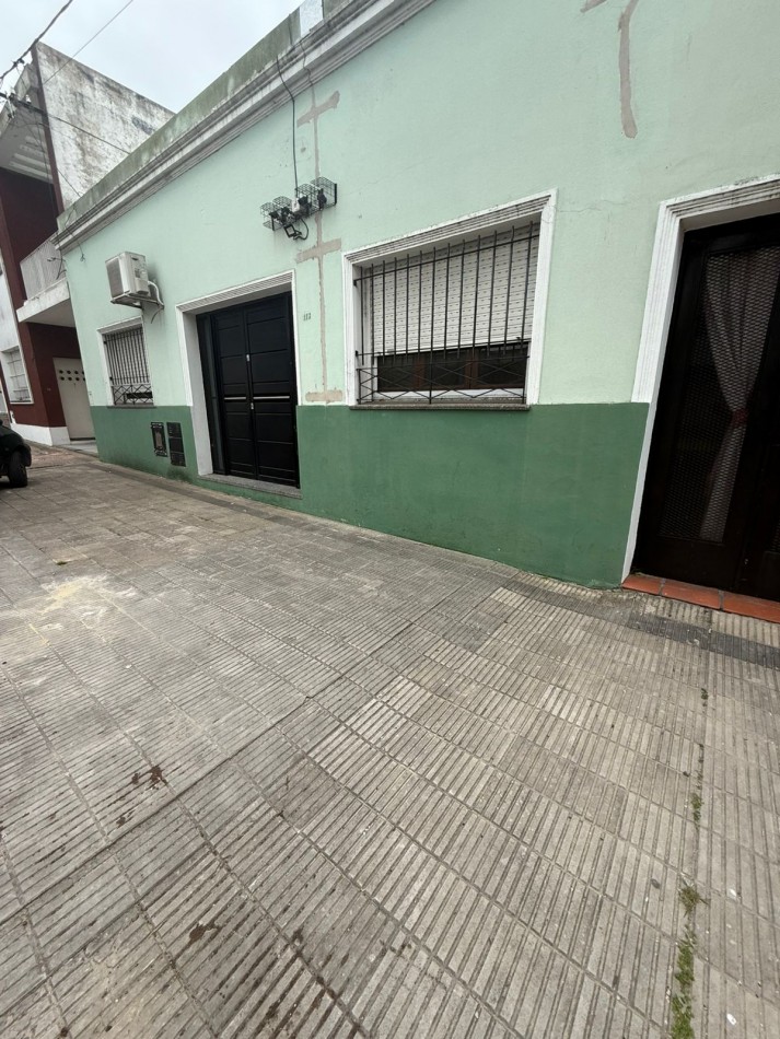 35 e/118 y diagonal 74 - casa 3 dorm patio - garage