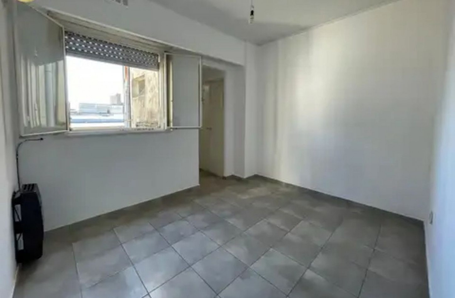 51 E/ 7 Y 8 - UN DORMITORIO CON TERRAZA PRIVADA