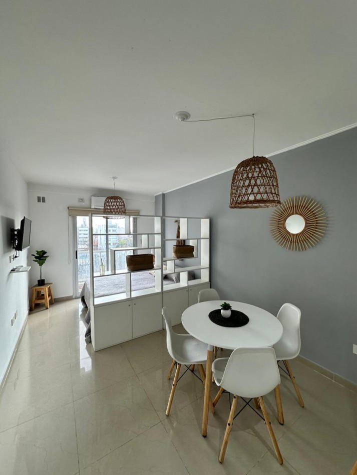 37 e/ 12 y 13 - monoambiente amueblado - con cochera - LA PLATA