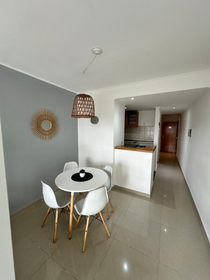 37 e/ 12 y 13 - monoambiente amueblado - con cochera - LA PLATA