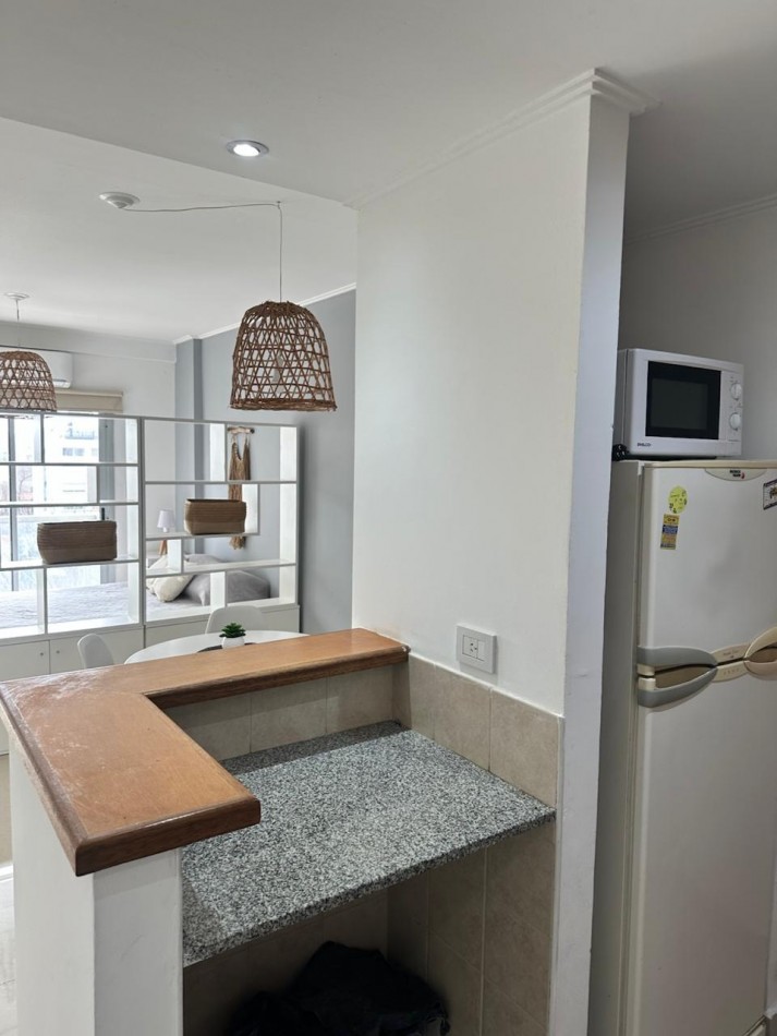 37 e/ 12 y 13 - monoambiente amueblado - con cochera - LA PLATA