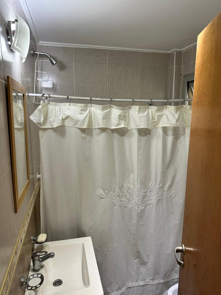 37 e/ 12 y 13 - monoambiente amueblado - con cochera - LA PLATA