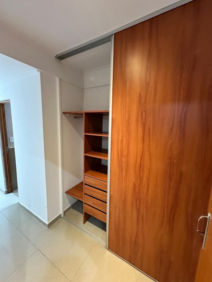 37 e/ 12 y 13 - monoambiente amueblado - con cochera - LA PLATA