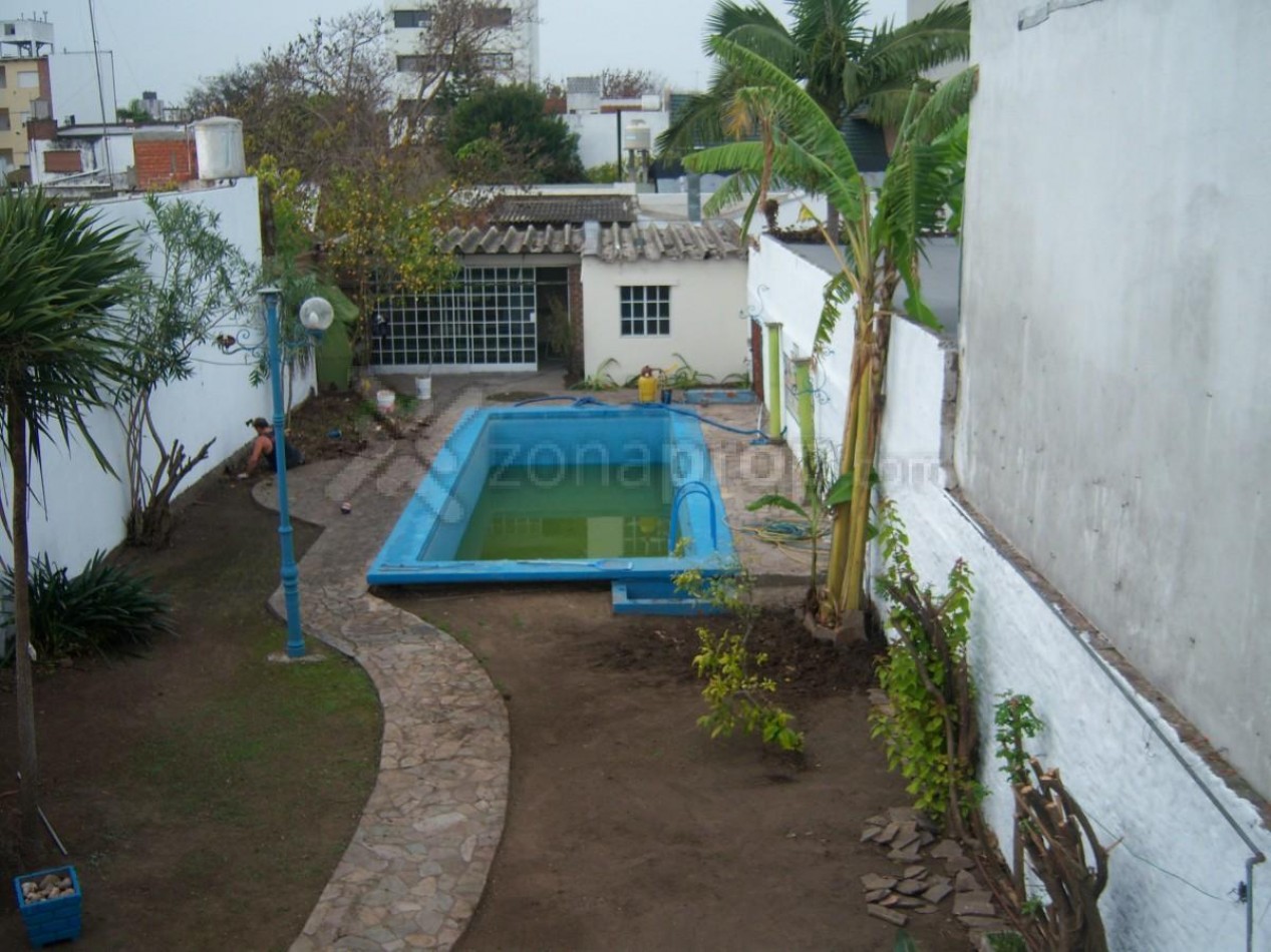 Av. 32 e/ 16 y 17 - 4 dormitorios - ALQUILER  