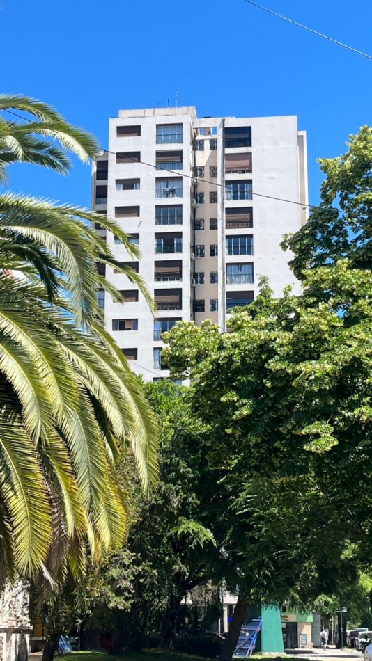 AV 51 ESQ 2 - MONOMABIENTE DIVISIBLE - MUY LUMINOSO