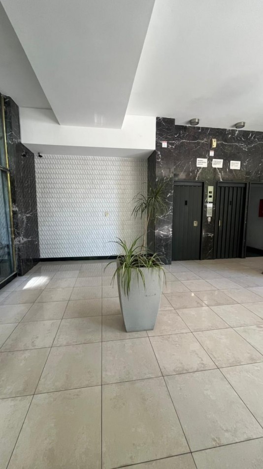 AV 51 ESQ 2 - MONOMABIENTE DIVISIBLE - MUY LUMINOSO