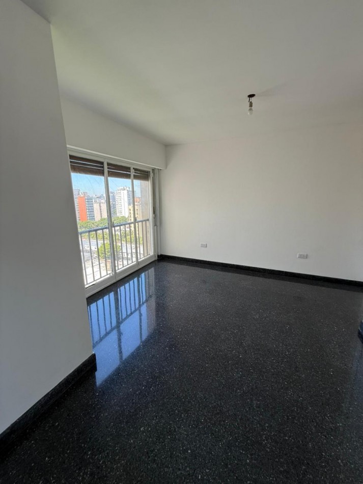 AV 51 ESQ 2 - MONOMABIENTE DIVISIBLE - MUY LUMINOSO