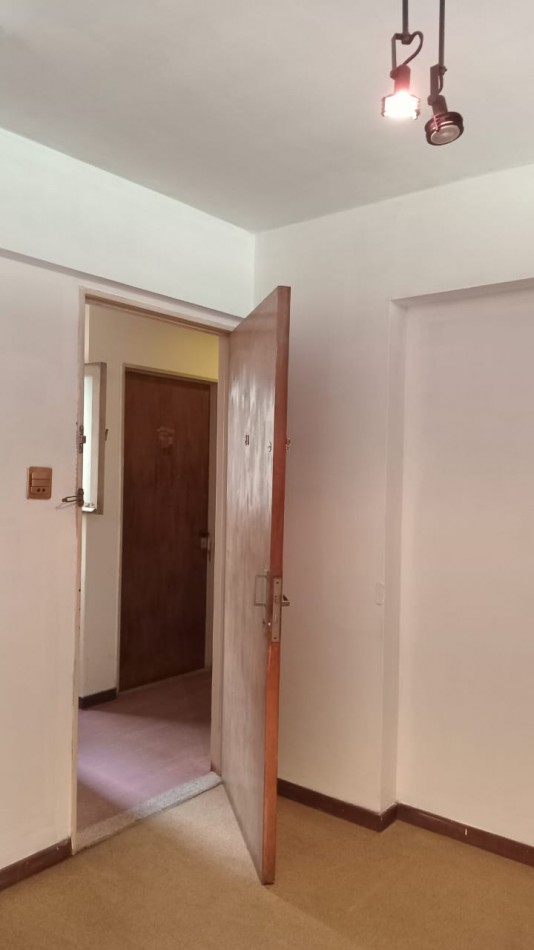 13 y 49 - OFICINA EN ALQUILER -  A UNA CUADRA DE PLAZA MORENO