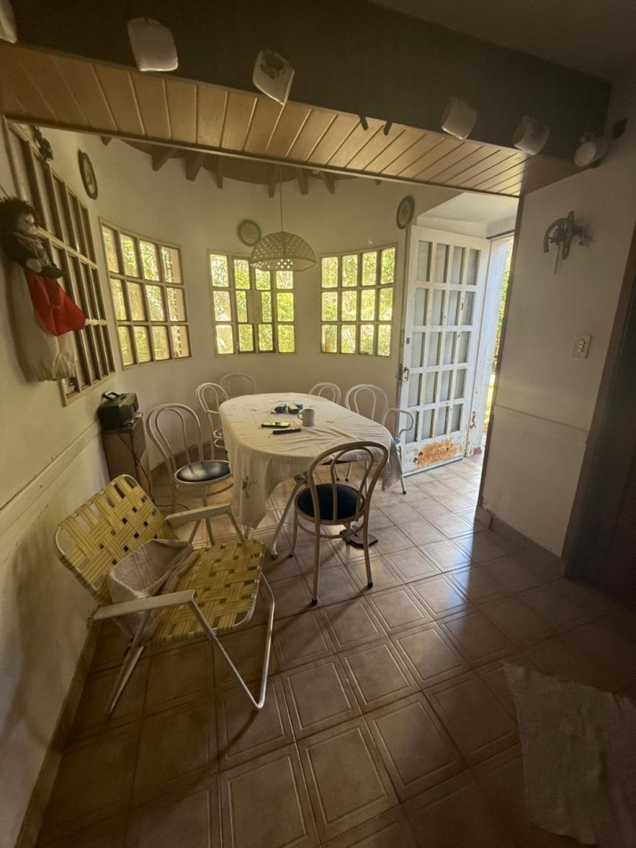 59 E/ 17 Y 18 - CASA DE DOS PLANTAS - LOTE 10 X 40