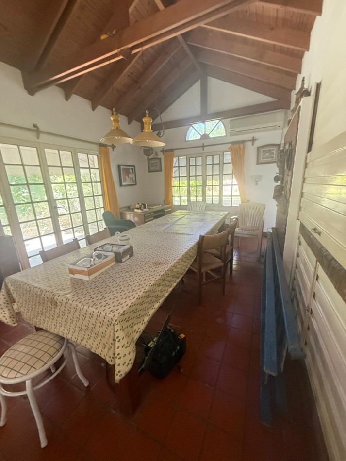 59 E/ 17 Y 18 - CASA DE DOS PLANTAS - LOTE 10 X 40