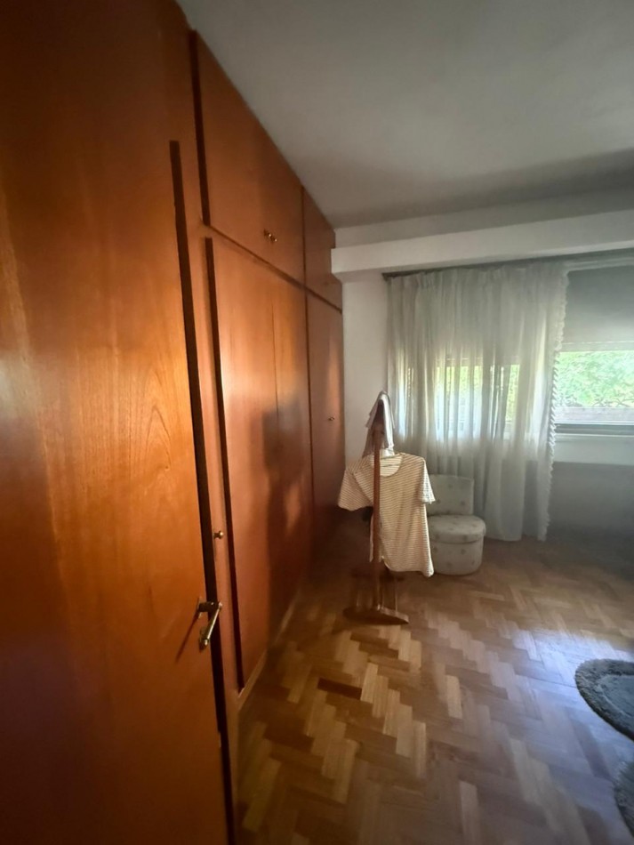 59 E/ 17 Y 18 - CASA DE DOS PLANTAS - LOTE 10 X 40