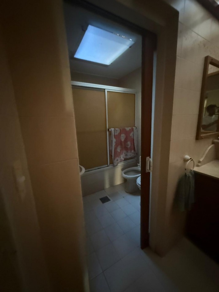 59 E/ 17 Y 18 - CASA DE DOS PLANTAS - LOTE 10 X 40