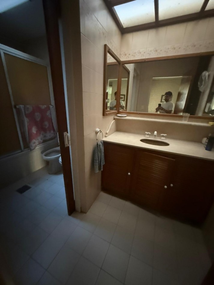 59 E/ 17 Y 18 - CASA DE DOS PLANTAS - LOTE 10 X 40