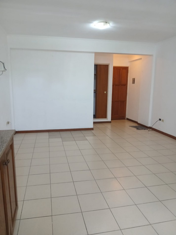 5 E/ 44 y 45 - EXCELENTE MONOAMBIENTE  EN ALQUILER -  ZONA INMEJORABLE 