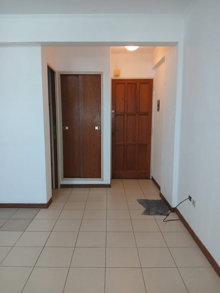 5 E/ 44 y 45 - EXCELENTE MONOAMBIENTE  EN ALQUILER -  ZONA INMEJORABLE 