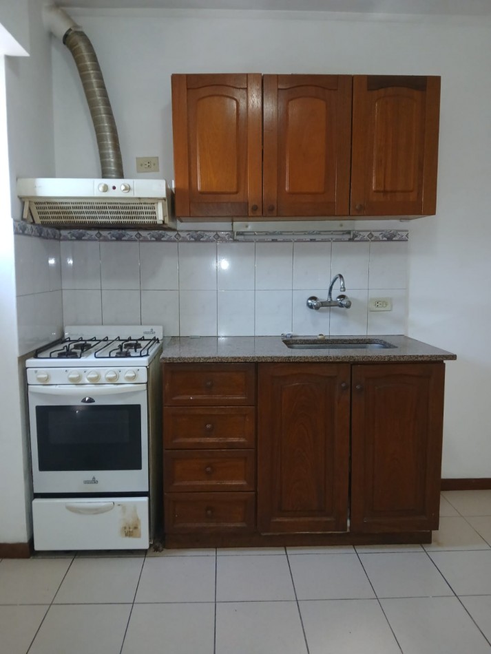 5 E/ 44 y 45 - EXCELENTE MONOAMBIENTE  EN ALQUILER -  ZONA INMEJORABLE 