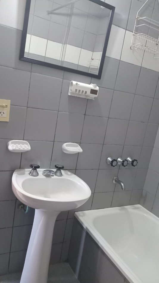 49 E 1 Y 2 -  MONOAMBIENTE DIVIDIDO IDEAL PARA ESTUDIANTES 