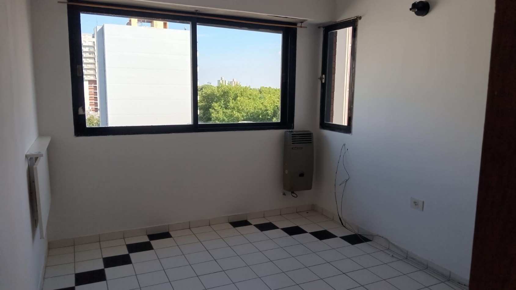 49 E 1 Y 2 -  MONOAMBIENTE DIVIDIDO IDEAL PARA ESTUDIANTES 