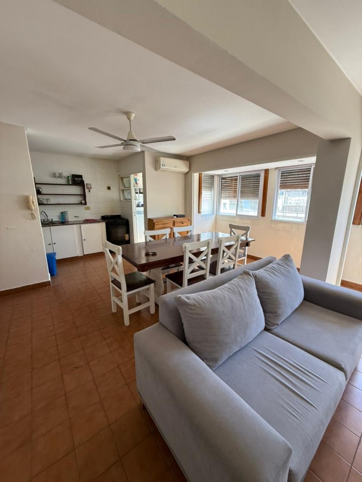 12 E/ 47 Y 48  - DEPARTAMENTO EN VENTA 1 DORM - MUY AMPLIO Y LUMINOSO