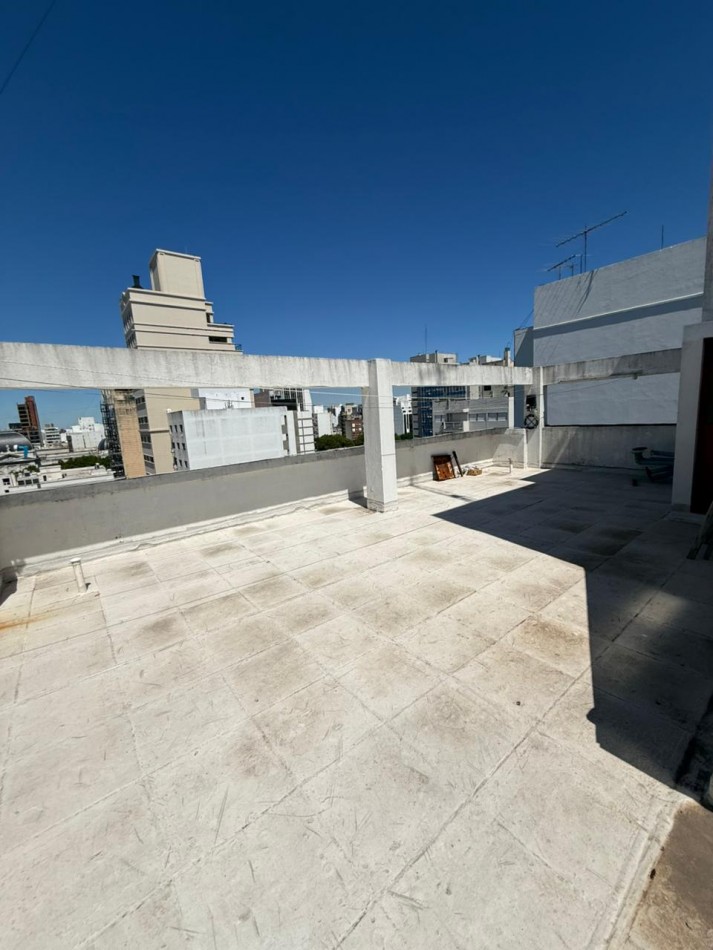 12 E/ 47 Y 48  - DEPARTAMENTO EN VENTA 1 DORM - MUY AMPLIO Y LUMINOSO